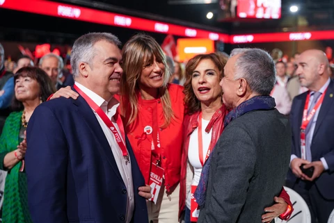 congreso-federal-psoe-maria-jesus-montero-santos-cerdan-begona-gomez-pepe-alvarez- Europa Press congreso-federal-psoe-maria-jesus-montero-santos-cerdan-begona-gomez-pepe-alvarez.jpg