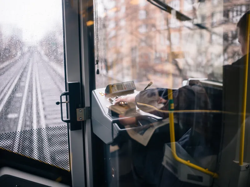Este empleo sin carrera universitaria ya supera a altos mandos policiales en salario