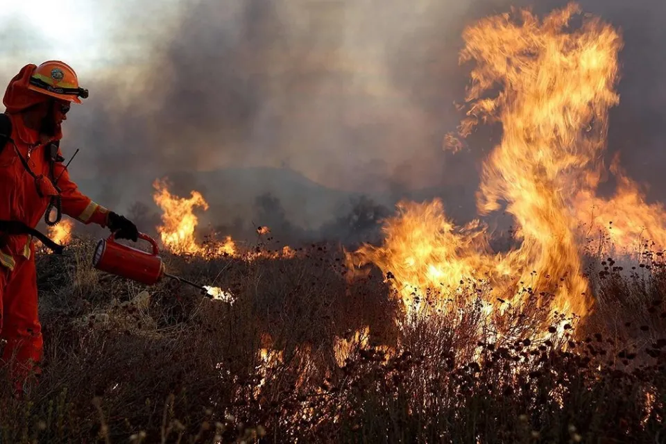 Un nuevo fuego amenaza a Los Ángeles- El Periódico/Mario Tama/AFP