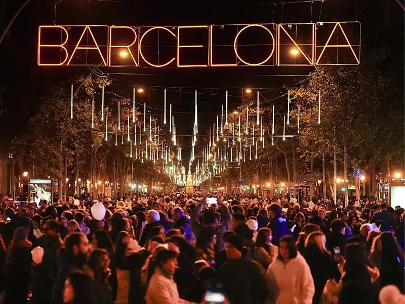 luces-navidad-barcelona-2025-paseo-gracia|Foto: ABC/EFE