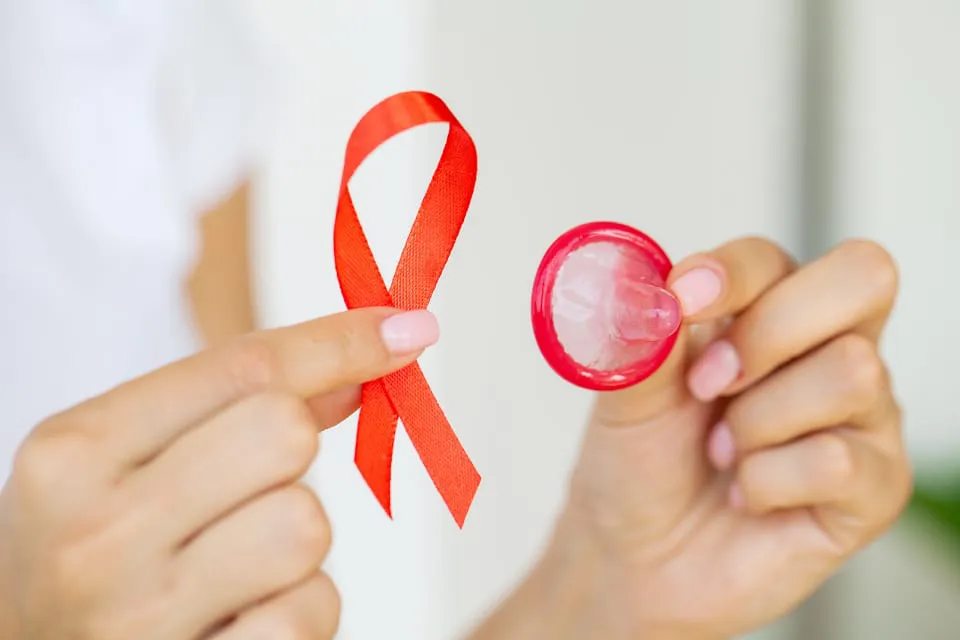 VIH - prevención - enfermedad - salud -medicina - preservativo