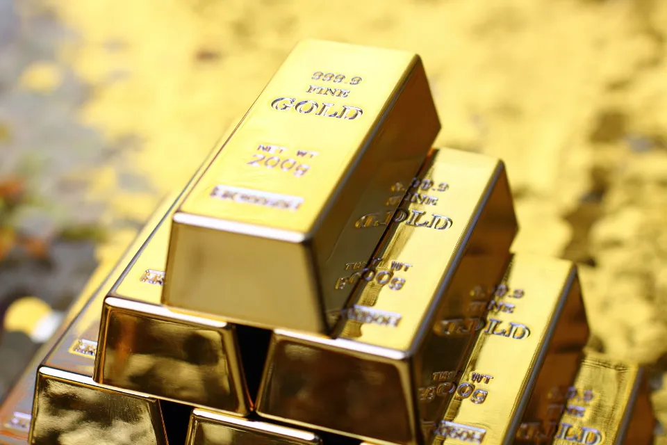 Trump excluye el oro de aranceles y provoca fuerte caída en el mercado