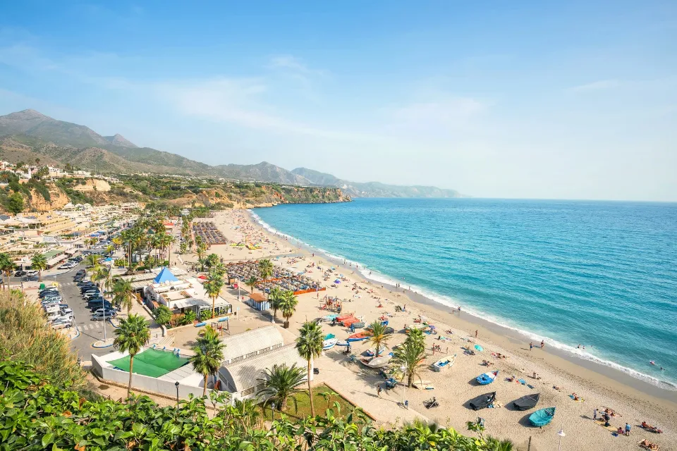 Playas accesibles en España: turismo inclusivo para disfrutar del verano sin barreras