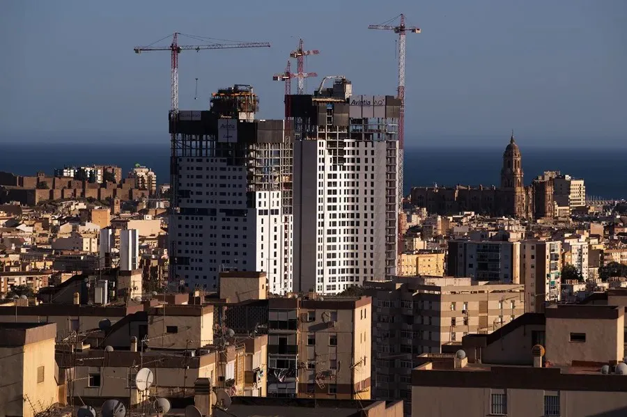 Barrio de la Palmilla de Málaga de las llamadas torres de Martiricos|Foto: EFE/Jorge Zapata España supera los 27 millones de viviendas mientras las hipotecas crecen un 14,4% en abril