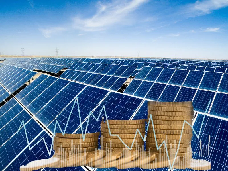 Paneles solares en España, símbolo de la transición energética y la inversión sostenible.