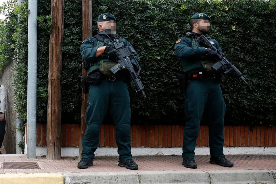 La Guardia Civil lanza una operación antiterrorista contra Hizbulá|Foto: El Mundo  Barcelona: la Guardia Civil lanza una operación antiterrorista contra Hizbulá 