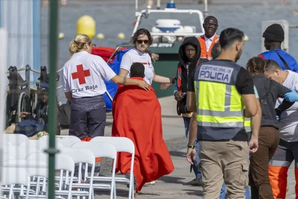 Menores migrantes en Canarias|Foto: EFE/Miguel Barreto El Estado compensará a las comunidades que acojan más menores de lo asignado