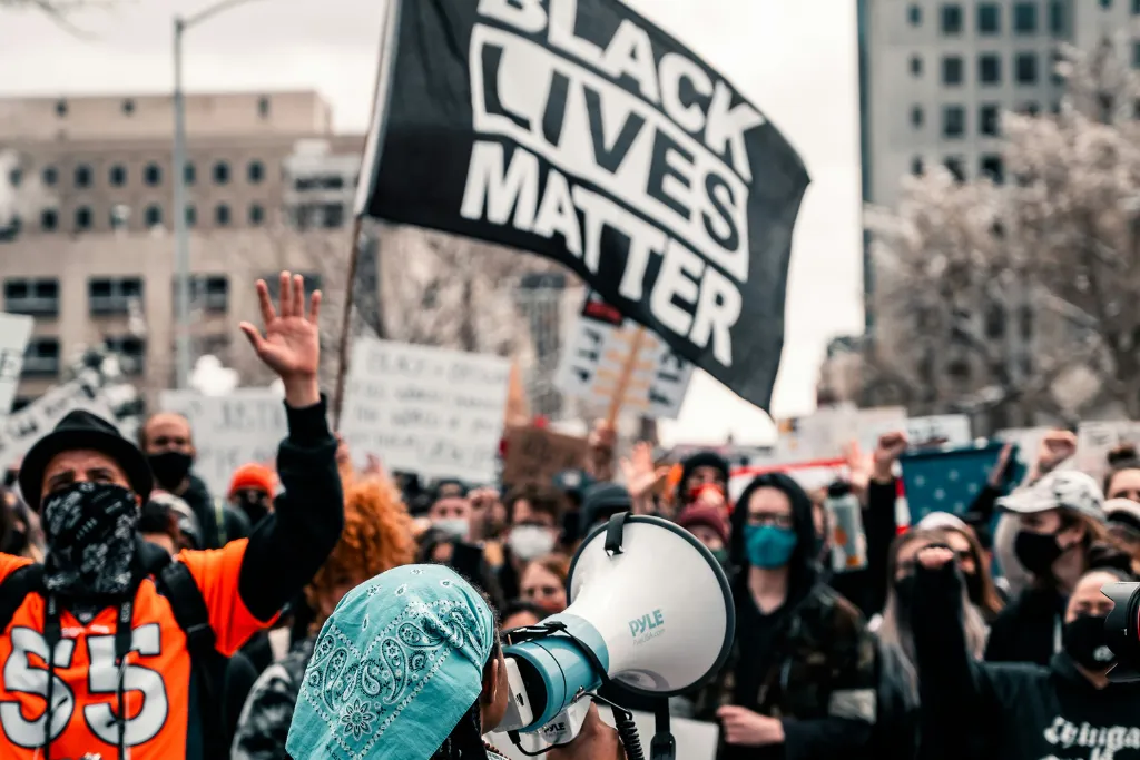 Movimientos sociales y activismo político en línea Tecnología