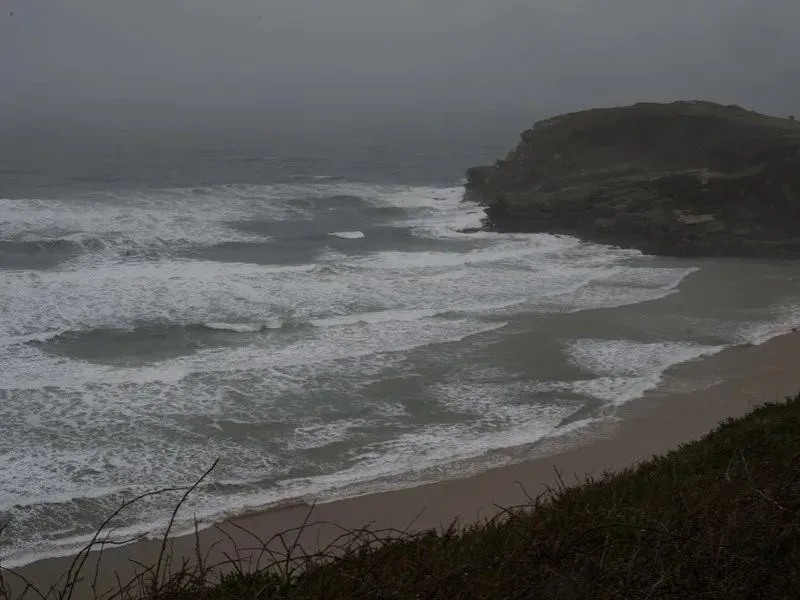 borrasca-pedro-espana-alertas-viento-nieve|Foto:  EFE/Pedro Puente Hoyos La borrasca Pedro activa alertas en 12 comunidades. Se esperan nevadas a 700 metros y vientos huracanados hasta el jueves con ríos al límite de su capacidad