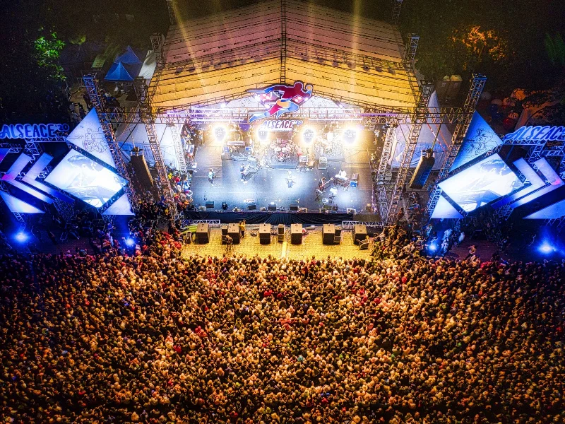 festival-musica-coachella-valle-indio-california-noche