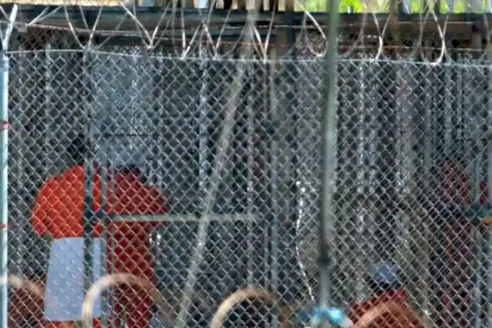 Reclusos en la prisión de Guantánamo- Foto: DW/Lynne Sladky/AP Photo