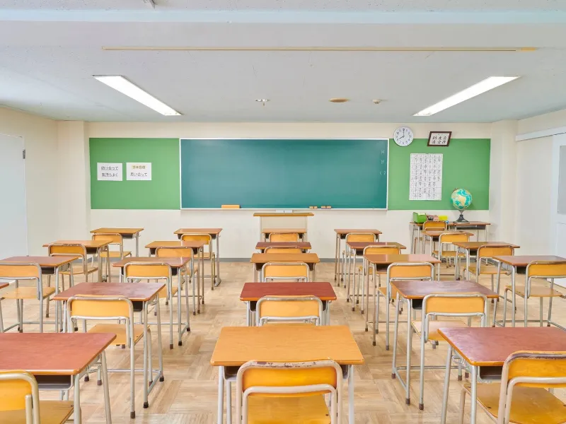Pedro Sánchez anuncia ley educativa para rebajar horas lectivas en aula