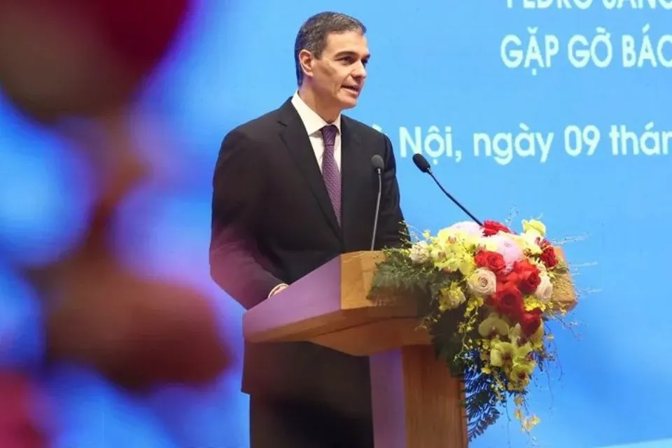 El presidente del Gobierno español, Pedro Sánchez, en Vietnam|Foto: EFE/Fernando Calvo/Pool/Moncloa Pedro Sánchez reivindica en Vietnam «un mundo de puertas abiertas» tras la tregua de Trump