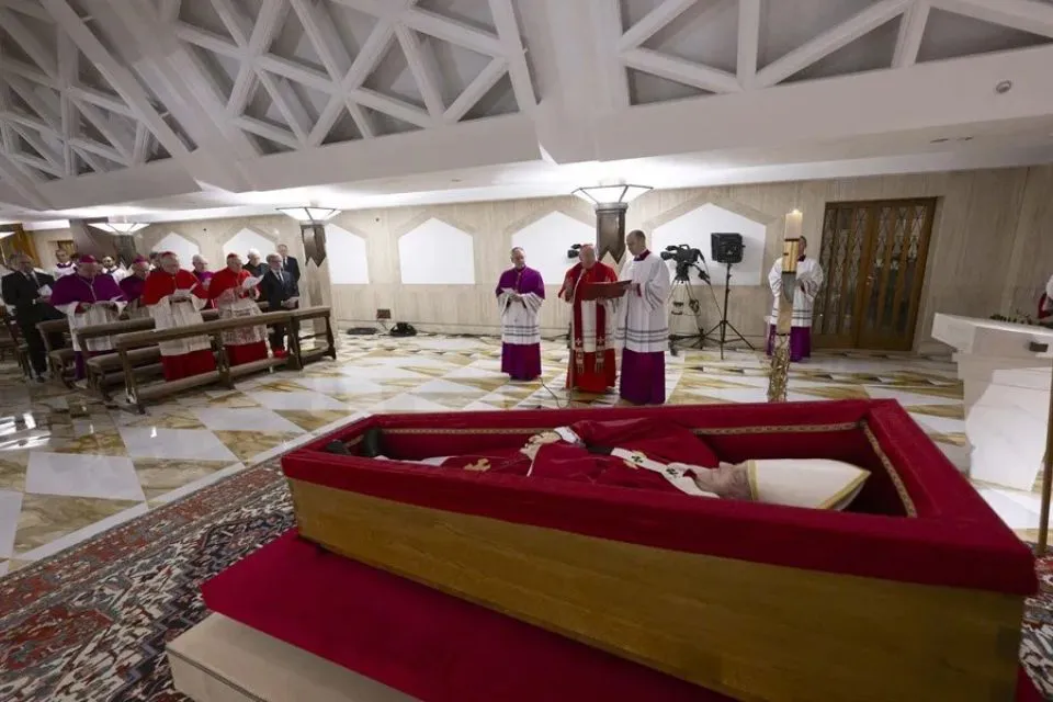 El Vaticano difunde imágenes del Papa Francisco|Foto: EFE/Francesco Sforza/Dicasterio para La Comunicación De La Santa S El Vaticano difunde las primeras imágenes del Papa Francisco en la capilla de Santa Marta