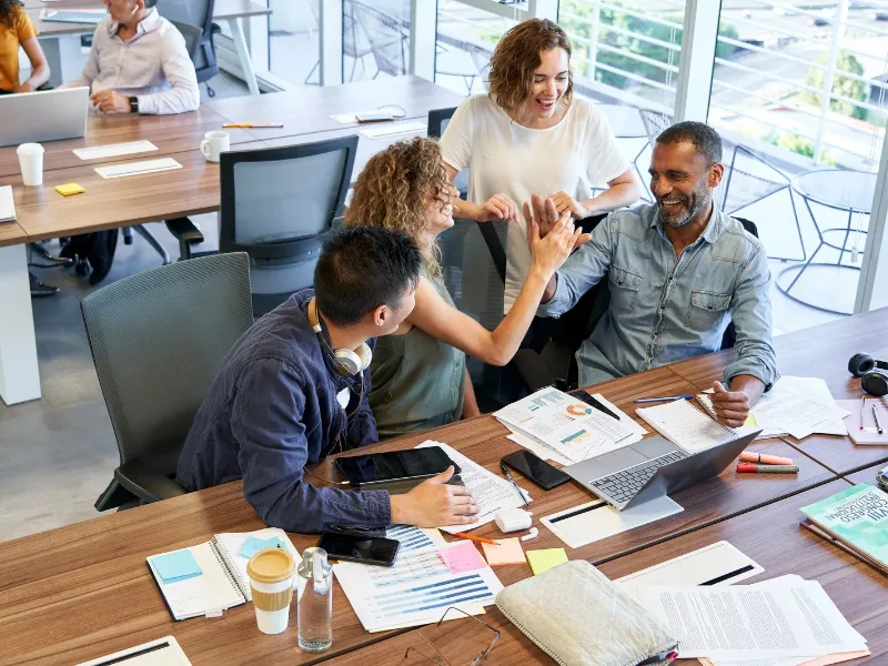 personas-felices-habito-satisfaccion-laboral