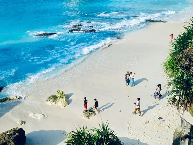 destinos-turisticos-no-list-fodors-impacto-ambiental-saturacion-viajes Análisis de la "No List" de Fodor's Travel. Descubre los destinos que sufren por la falta de agua, la basura y la pérdida de identidad debido al turismo masivo
