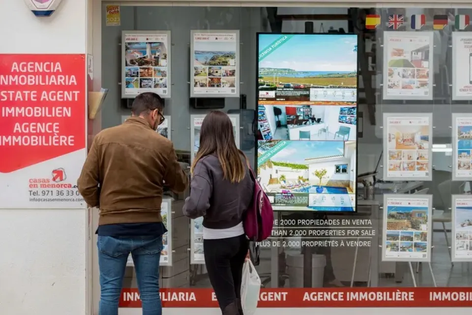 Jóvenes emancipación renta de pisos / EFE 