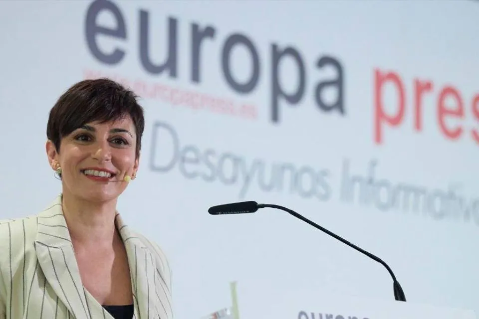 La ministra de Vivienda, Isabel Rodríguez, durante un desayuno informativo - Foto: Europa Press/Jesús Hellín
