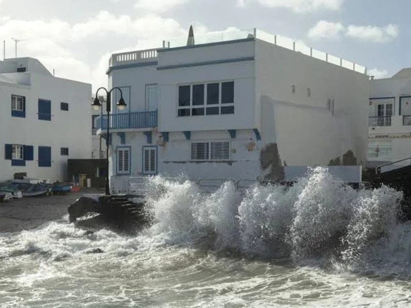 fuerte-temporal-maritimo-olas-catalunya-baleares|Foto: EFE 