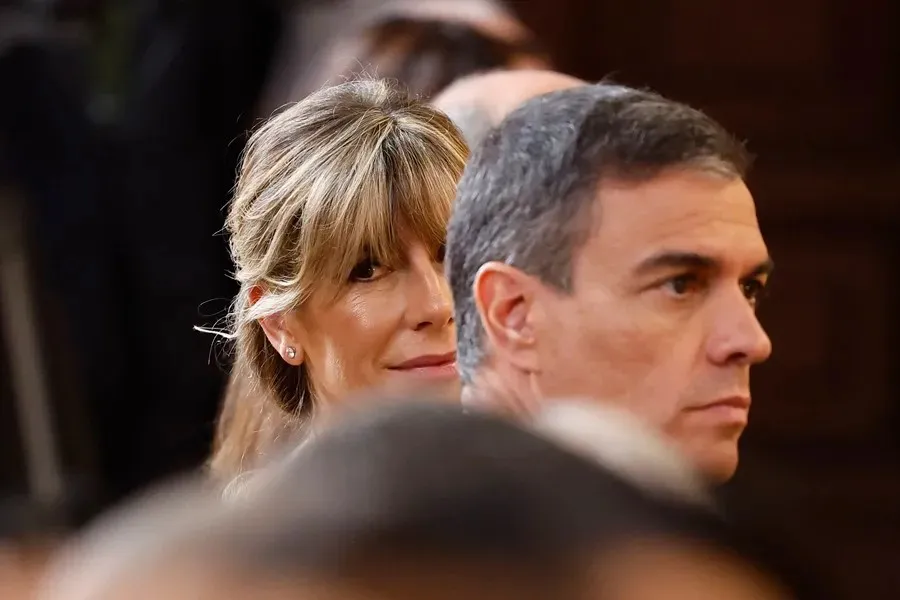El presidente del gobierno - Pedro Sánchez y su esposa Begoña Gómez - EFE-Chema Moya