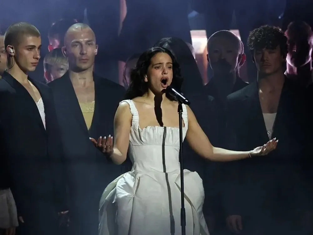 rosalia-suspende-concierto-milan-intoxicacion-alimentaria-lux-tour|Foto: EFE