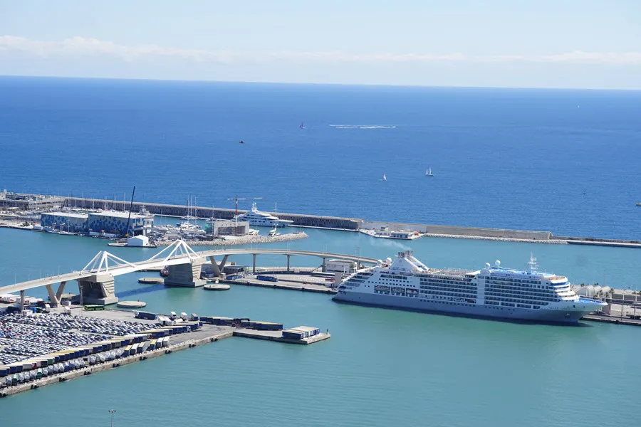 Un crucero en el Puerto de Barcelona|Foto: EFE/Enric Fontcuberta