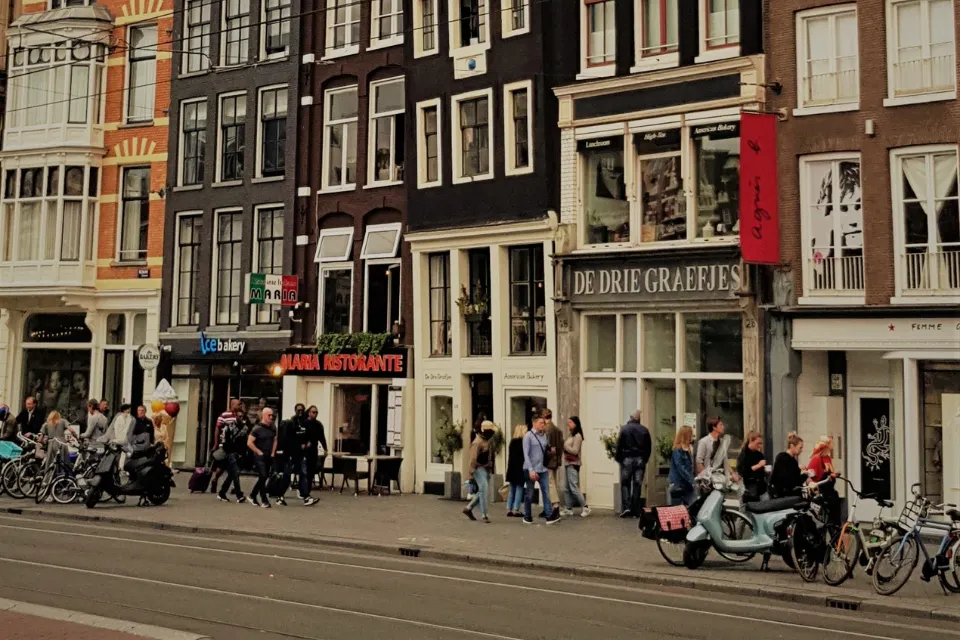 Ofertas de empleo en Países Bajos Trabajar en Países Bajos: 295.000 ofertas para españoles con sueldos de hasta €5.190 al mes