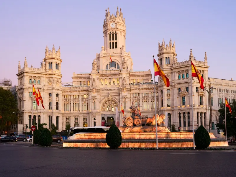 grafico-crecimiento-pib-españa-2025-ine El PIB de España crece un 0,8% en el último trimestre de 2025 y cierra el año con un avance anual del 2,8%, liderando el crecimiento en Europa