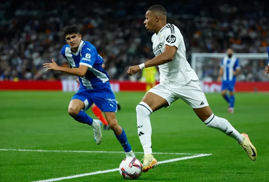 Kylian Mbappé jugando
