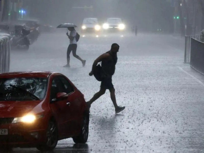 barcelona-cambio-tiempo-diciembre-2025|Foto: Mundo Deportivo/Alberto Estévez/EFE El Meteocat y la Aemet prevén un descenso progresivo de temperaturas y lluvias en Barcelona a partir del 12 de diciembre