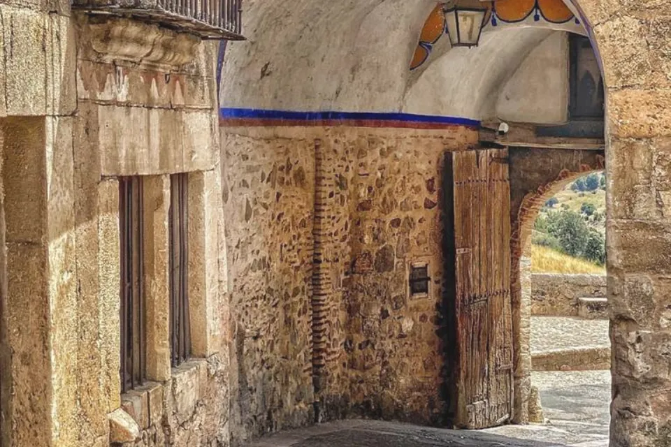 La Puerta de la Villa -Calles y casas de Pedraza - Madrid - Navidad- Foto: Madrid Secreto/Ayuntamiento de Pedraza