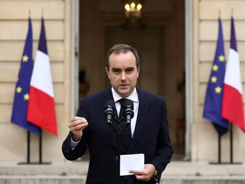 El primer ministro dimisionario francés, Sébastien Lecornu, en París|Foto: EFE/EPA/Stephane Mahe