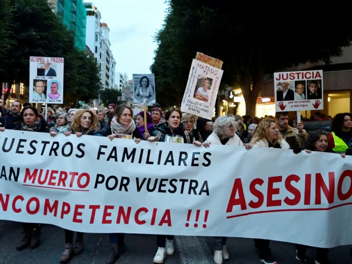 Quinta manifestación para exigir dimisión de Mazón| Foto: AFP / José Jordán