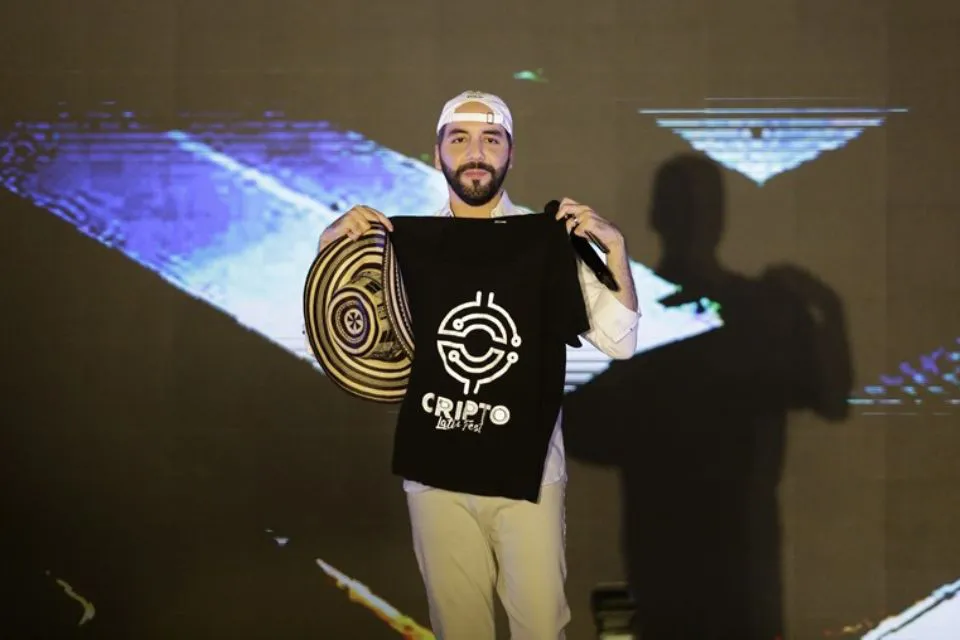 Nayib Bukele, presidente de El Salvador|Foto: EFE Rodrigo Sura El Salvador continúa comprando bitcóin para su reserva «estratégica» y Bukele dice que «no se detendrá»