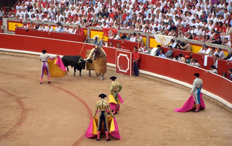 Corrida de toros de la fiesta de San Fermín|Foto: Rufino Lasaosa / Flickr