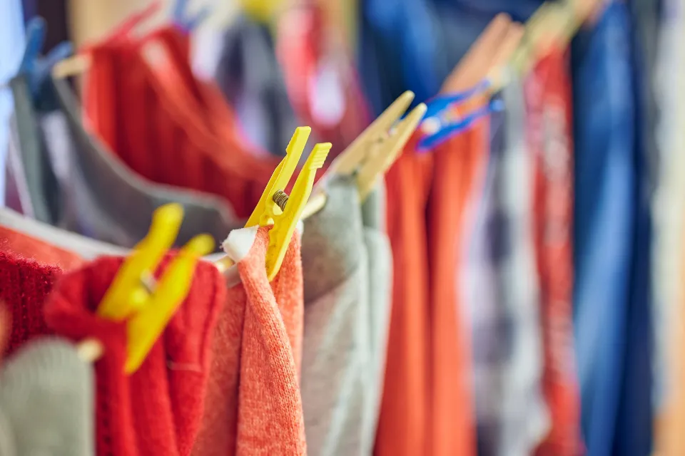 Método noruego para secar ropa en minutos sin secadora Ahorra tiempo y dinero con el método noruego para secar tu ropa sin secadora