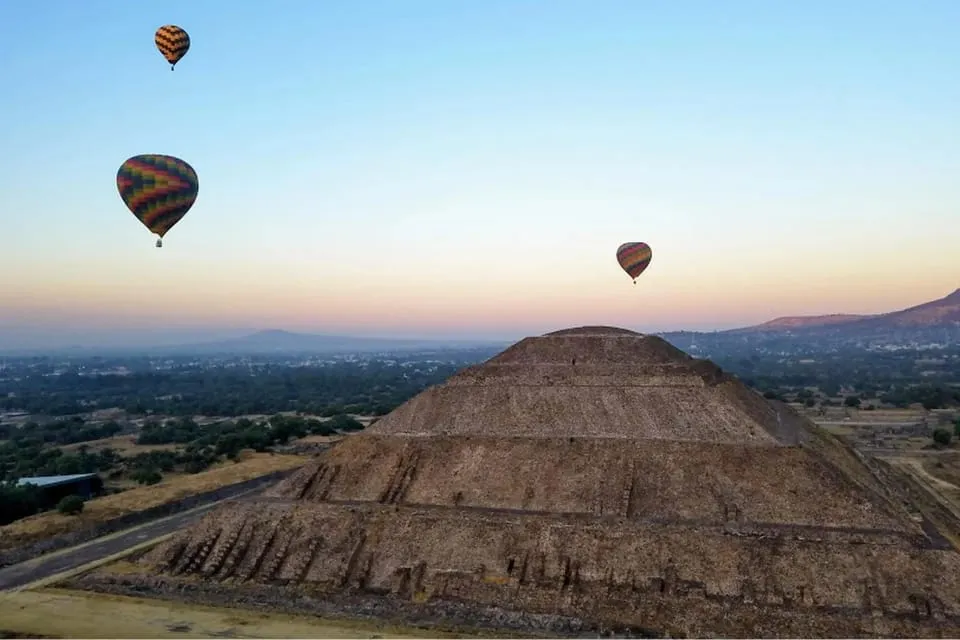 Valle de Teotihuacán - México - globo aerostático - viajar Valle de Teotihuacán - México - globo aerostático - viajar