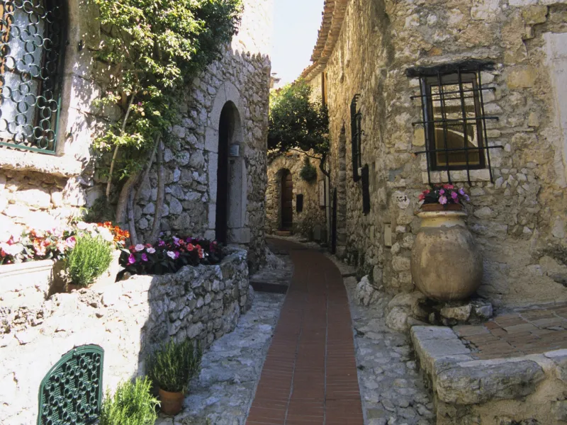 Éze, la joya medieval francesa que enamoró a Disney y Hollywood junto al Mediterráneo