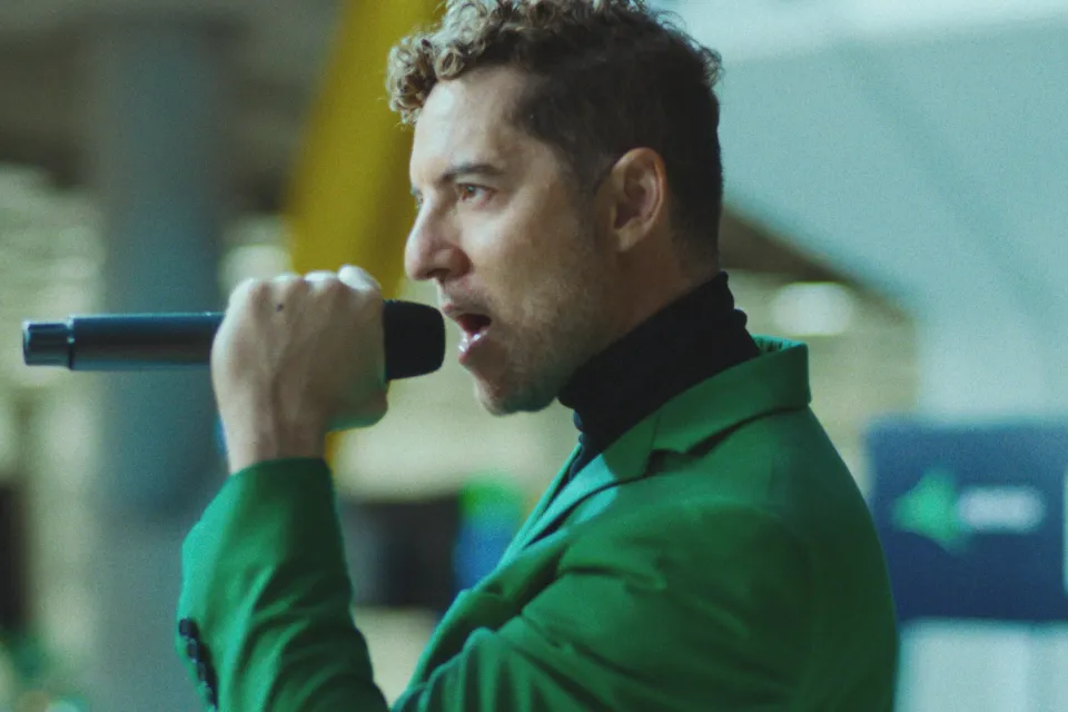 David Bisbal- Aena - La Vanguardia 