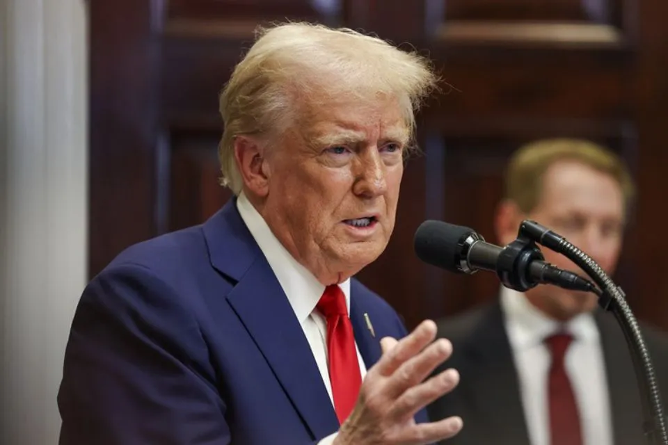 Presidente de Estados Unidos - Donald Trump, durante un discurso Foto: EFE/EPA/Aaron Schwartz/Pool