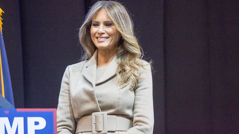 Miembros de filmación del documental de Melania Trump piden no salir en los créditos | Foto: Wikimedia Commons Un informe de Rolling Stone detalla un set desorganizado, acusaciones contra el director Brett Ratner y un profundo malestar entre los técnicos con el proyecto de Amazon.