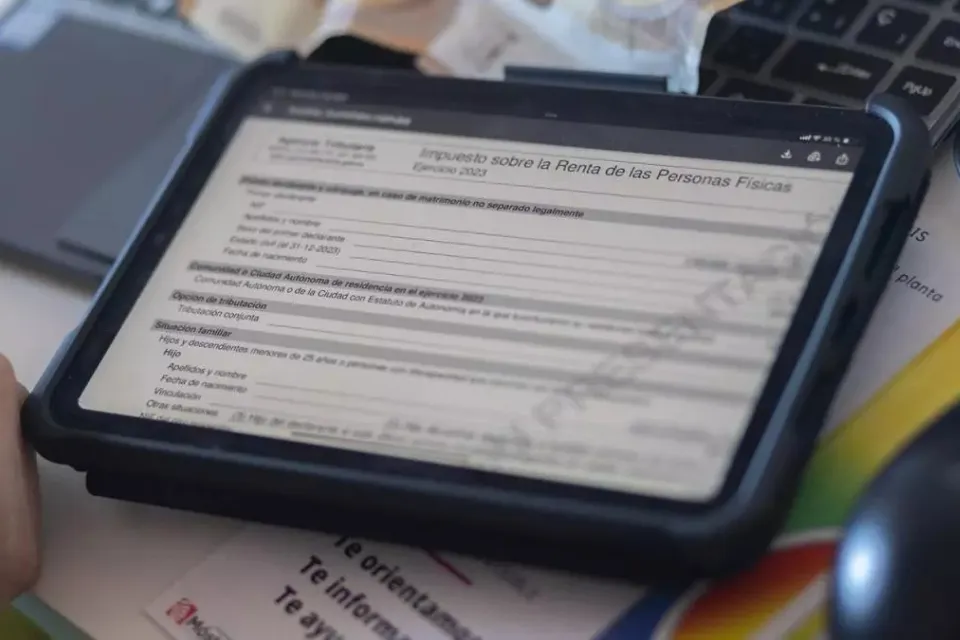 declaración de la renta en una tablet - El Diario.es/Europa Press/Eduardo Parra 