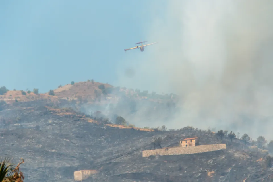  Incendio forestal -Sierra de Andújar/ EFE 