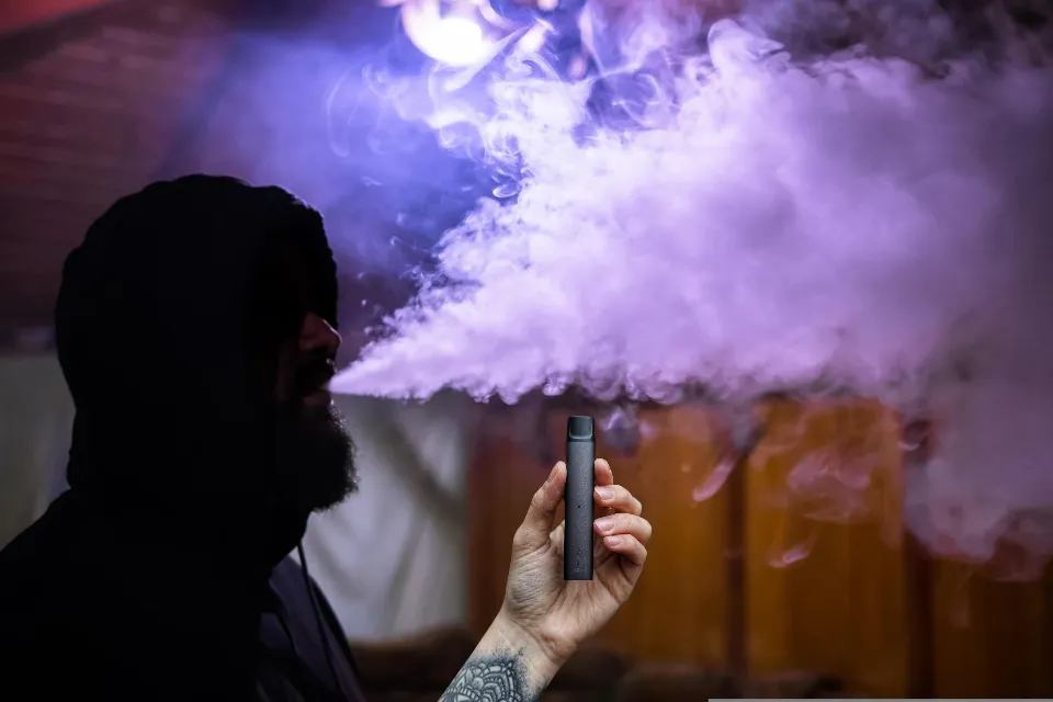 Los menores vapean casi el doble que hace un año