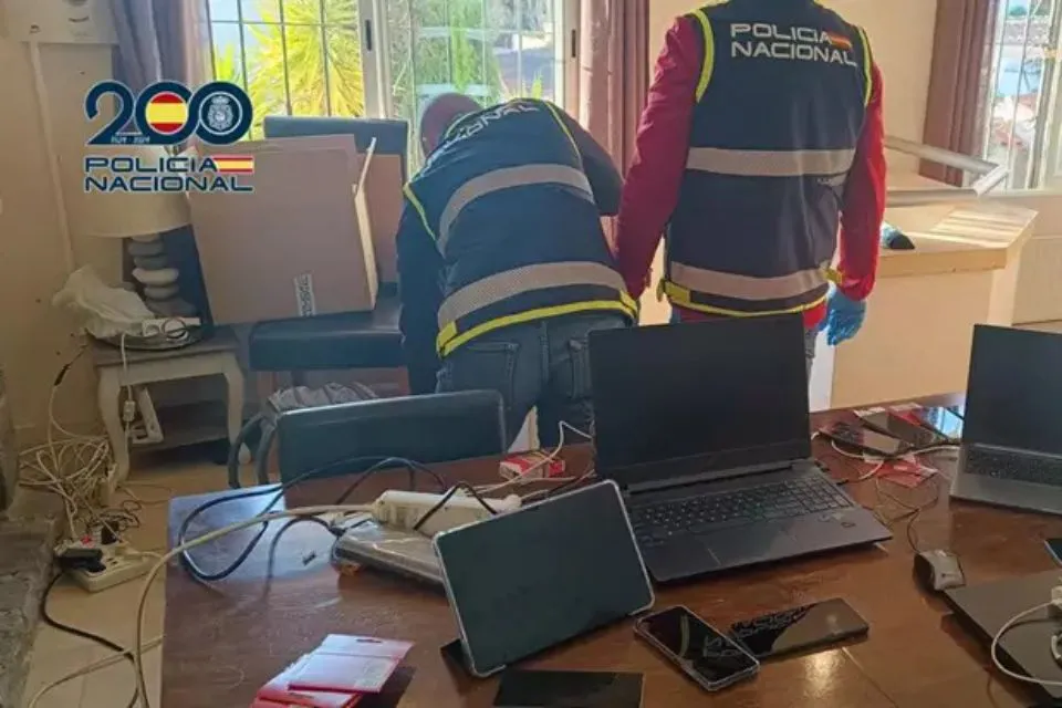 Desmantelan un 'call center' en Alicante dedicado a las estafas|Foto: Europa Press/Policía Nacional