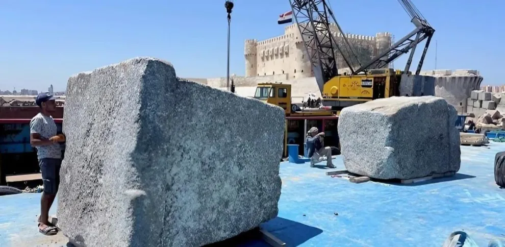Bloques de piedra extraído del agua por los investigadores galos|Foto: CNRS