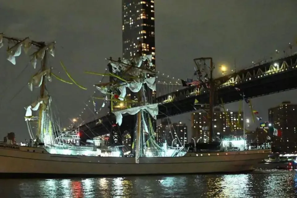 Accidente del buque escuela de México en el puente de Brooklyn|Foto: BBC Mundo/Getty Images