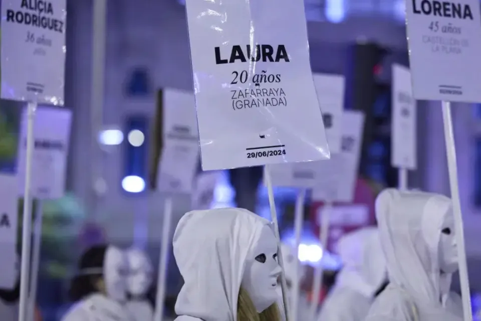 Decenas de personas durante la manifestación 25N Foto: Jesús Hellín/Europa Press