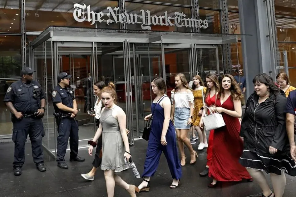 Fachada de edificio del New York Times|Foto: EFE/Peter Foley The New York Times triunfa en los Premios Pulitzer 2025