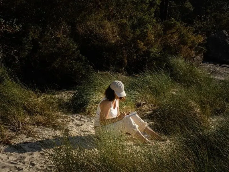 Retiros creativos en la naturaleza: nueva vía de desconexión digital en España|Foto: EFE/Andrea Fernández/La Platanera